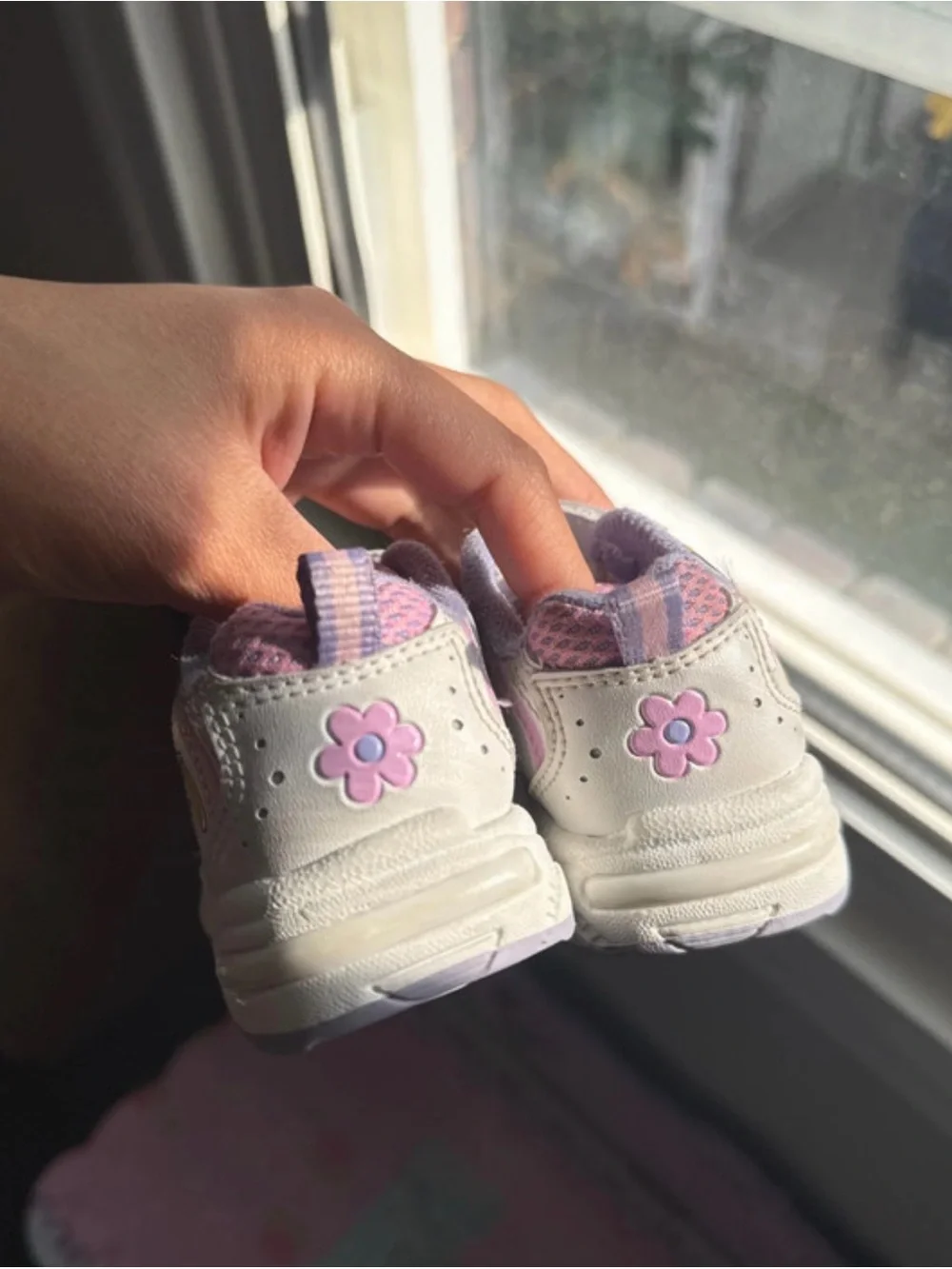 Disney White & Pink Winnie the Pooh Toddler Light-Up Sneakers